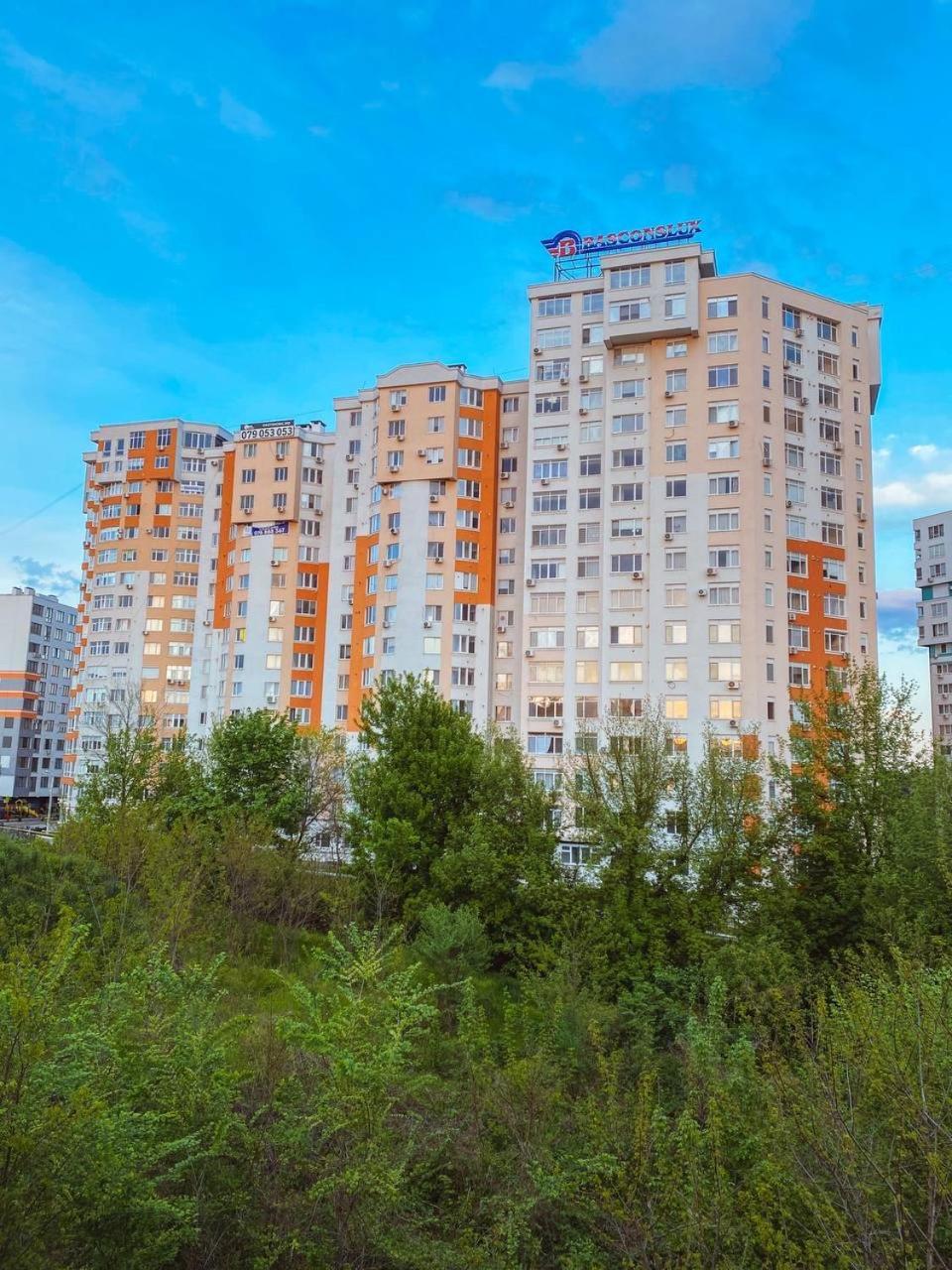 Luxury Sky Apartment Chisinau Exterior photo